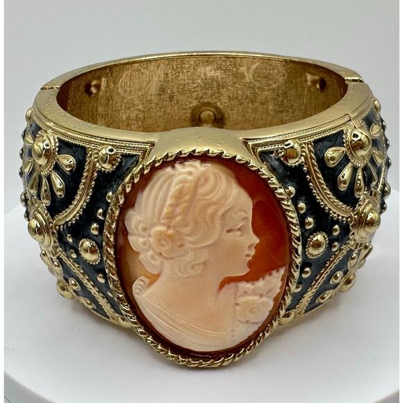 Amedeo 14k gold plated black enamel genuine carved shell cameo bangle bracelet - Picture 3 of 9